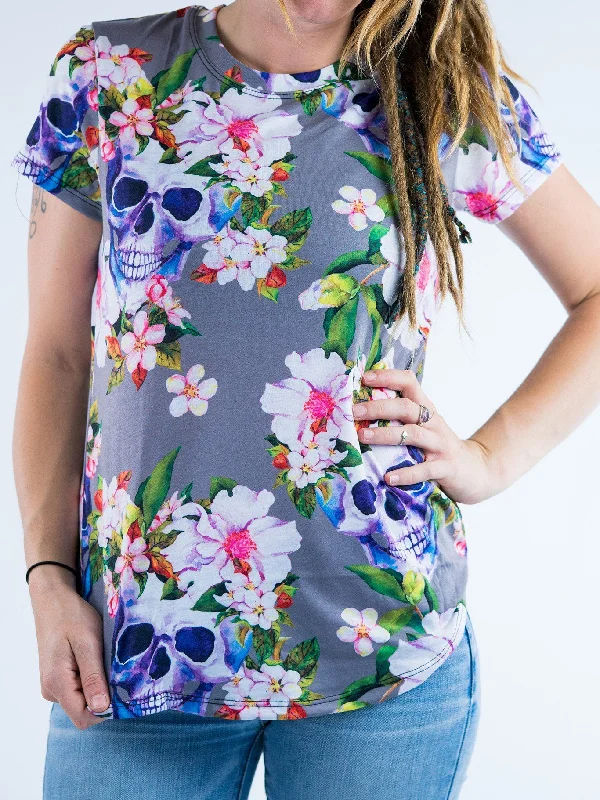 Relaxed Elegance Blooming Skulls Women's Crew