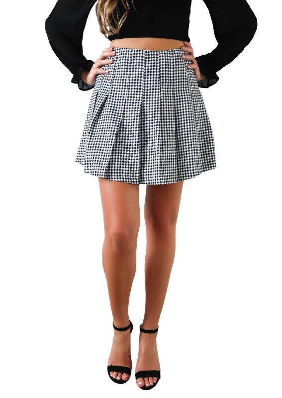 Catch A Ride Pleated Skirt In Black/white