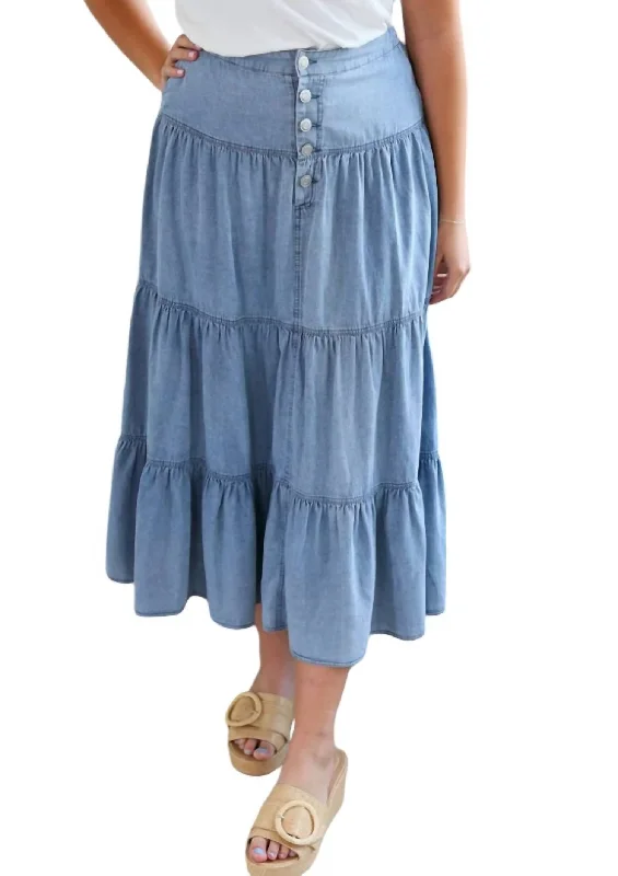 Sandy Denim Skirt In Light Denim